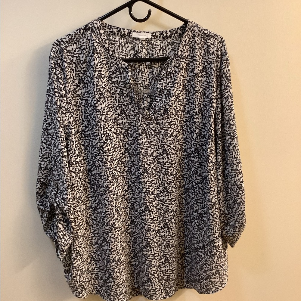 Maurices Monochrome Abstract 3/4 sleeve Blouse